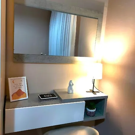 Cozy Retreat In The Heart Of Bllok * Tirana