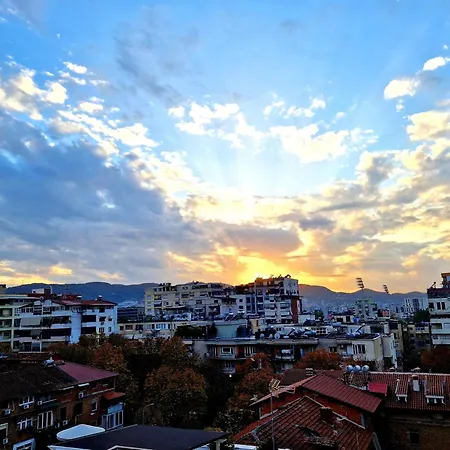 Cozy Retreat In The Heart Of Bllok Appartement Tirana