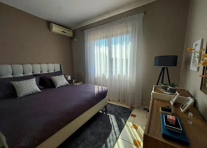 דירה Cozy Retreat In The Heart Of Bllok