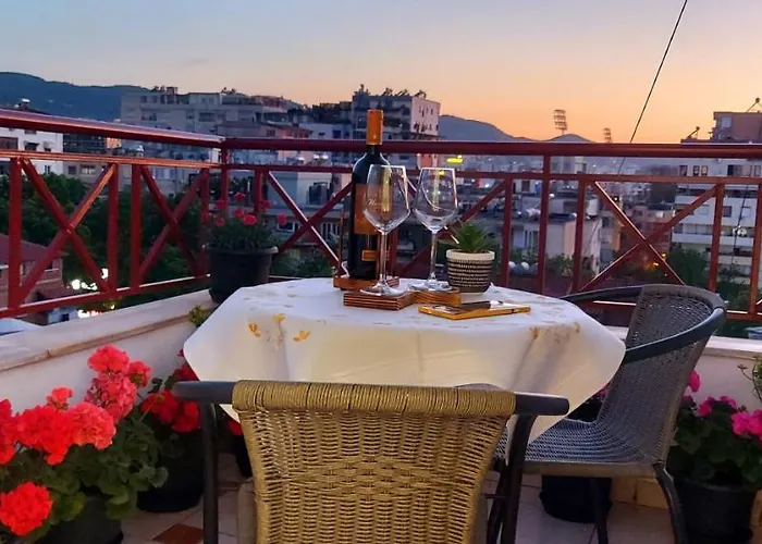 Cozy Retreat In The Heart Of Bllok דירה