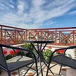 Cozy Retreat In The Heart Of Bllok شقة تيرانا