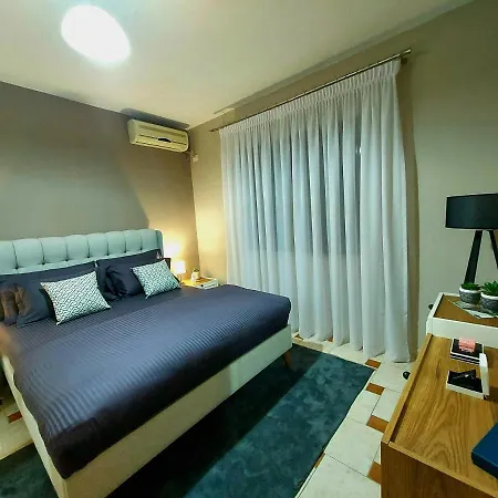 Apartment Cozy Retreat In The Heart Of Bllok Tirana