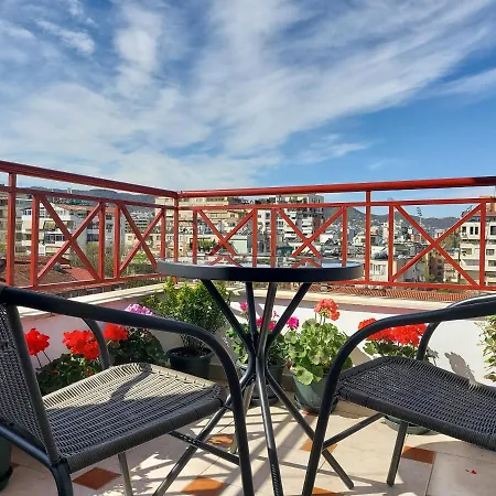 Cozy Retreat In The Heart Of Bllok Appartement Tirana