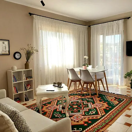 Apartment Cozy Retreat In The Heart Of Bllok