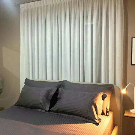 Cozy Retreat In The Heart Of Bllok تيرانا